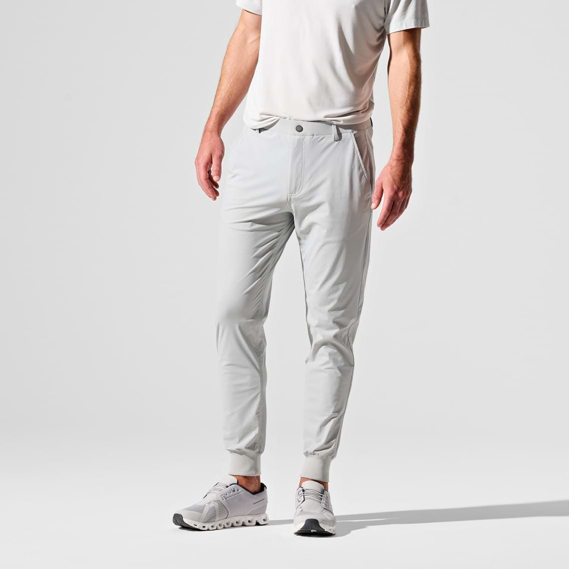 apin24786278-ecomm-joggers-lightgray-tshirt-white-m-02-1140x1140_1