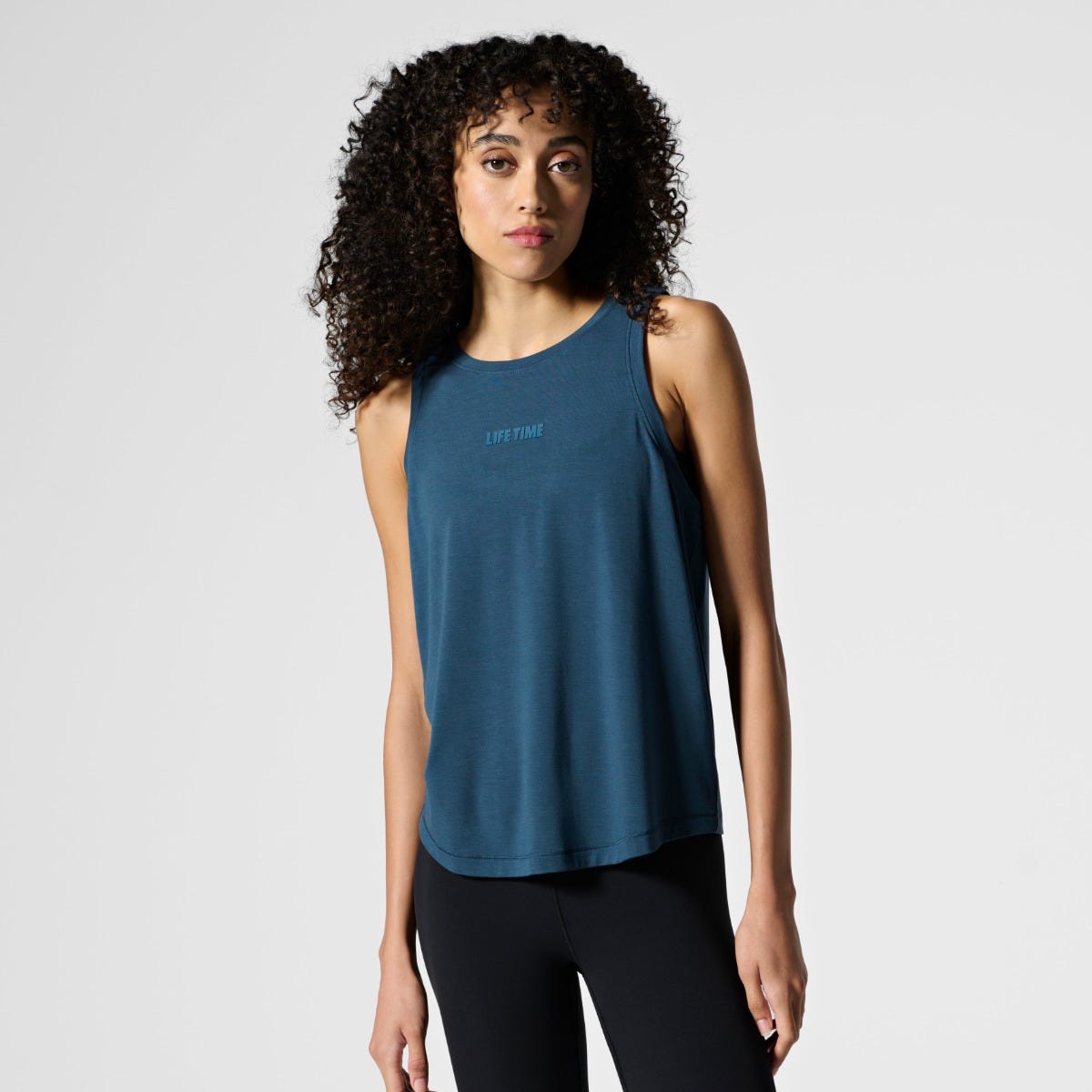 apin25888753-ecomm-2025-q4-tank-teal-leggings-black-f-01-1-3x-1140x1140-1