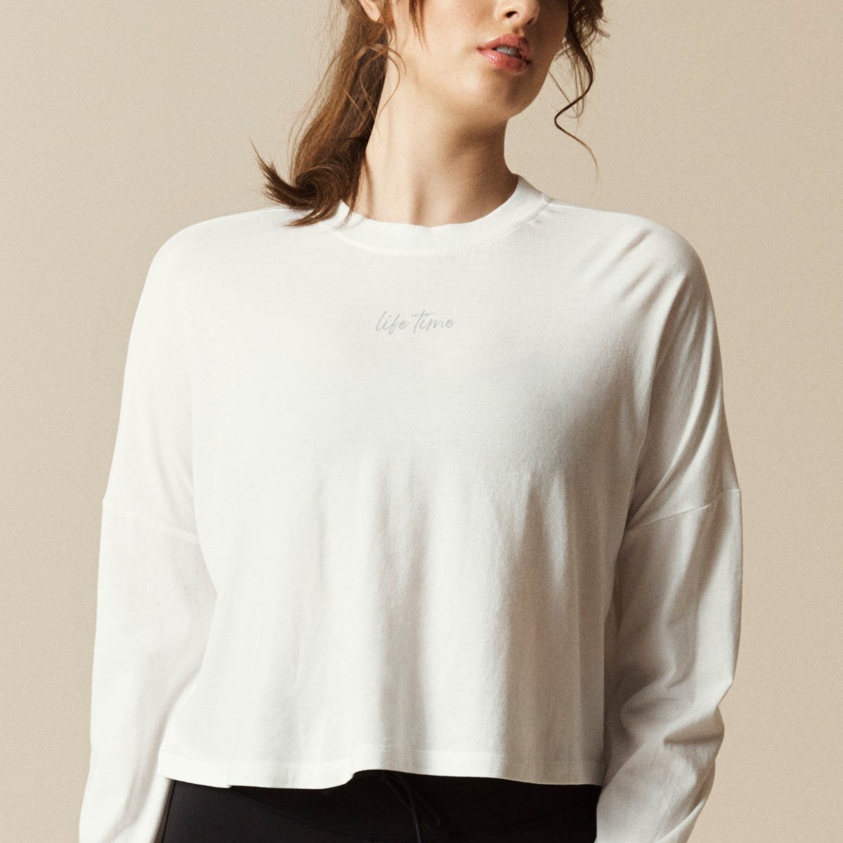 apin261081534-core-2026-longsleeve-white-leggings-black-f-03-3x-1140x1140-1