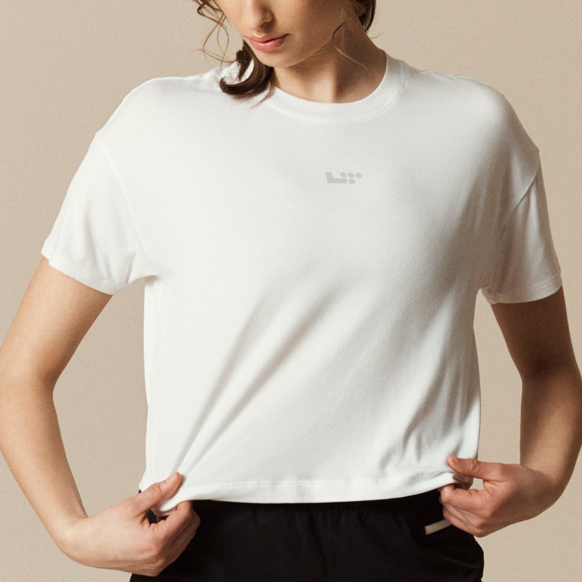 apin261081534-core-2026-tshirt-white-shorts-black-f-03-3x-1140x1140-1