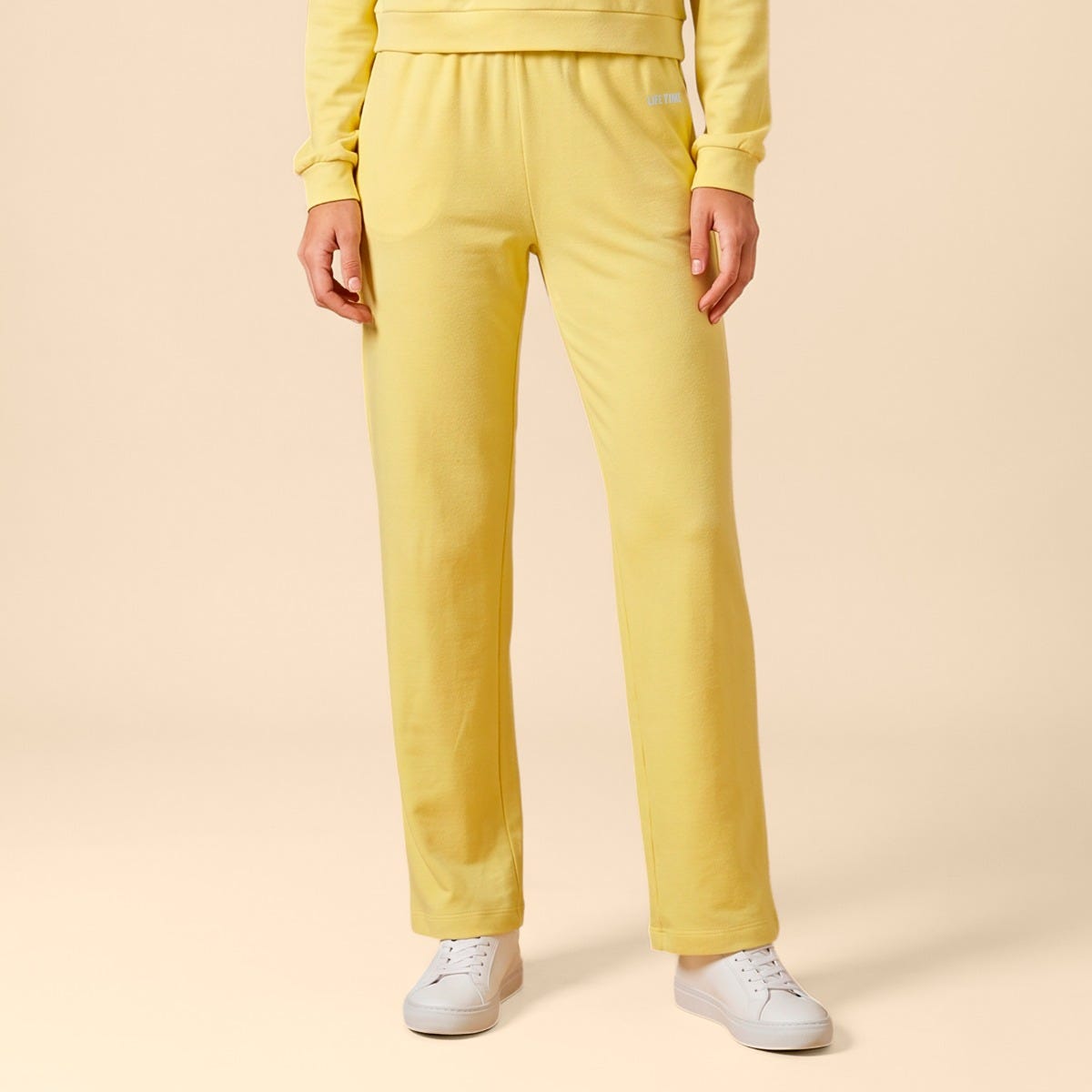 apin261081546-ecomm-apparel-2026-q2-jogger-set-yellow-f-02-3-3x-1140x1140_1