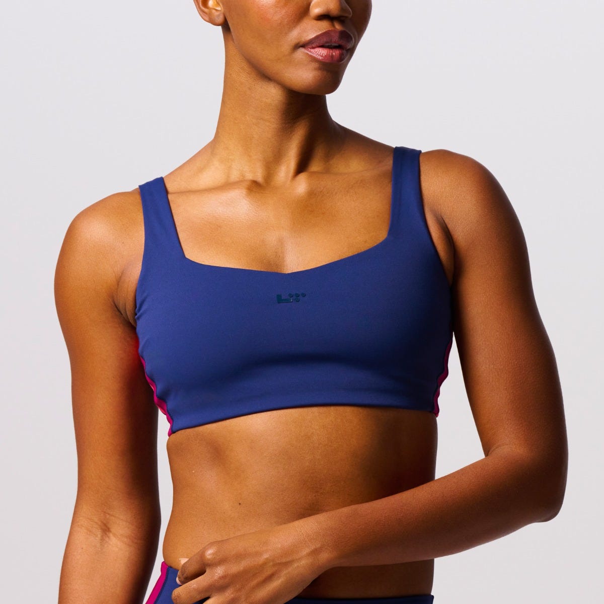 apin261154350-ecomm-2026-q1-apparel-bra-blue-f-01-3x-1140x1140-1