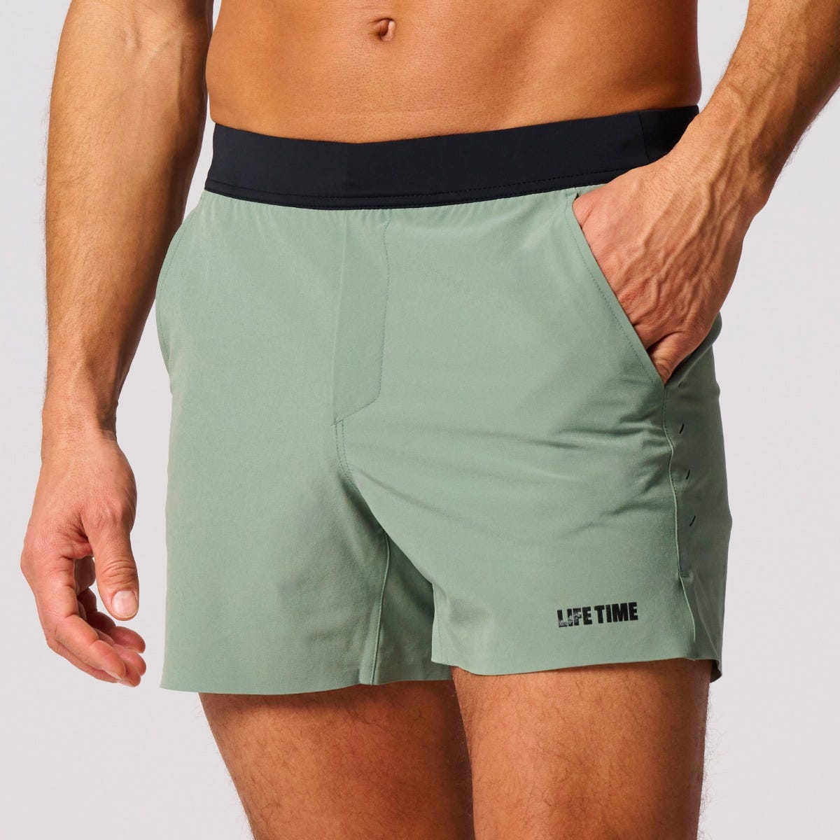 apin261154350-ecomm-2026-q1-apparel-shorts-green-m-01-3x-1140x1140-1
